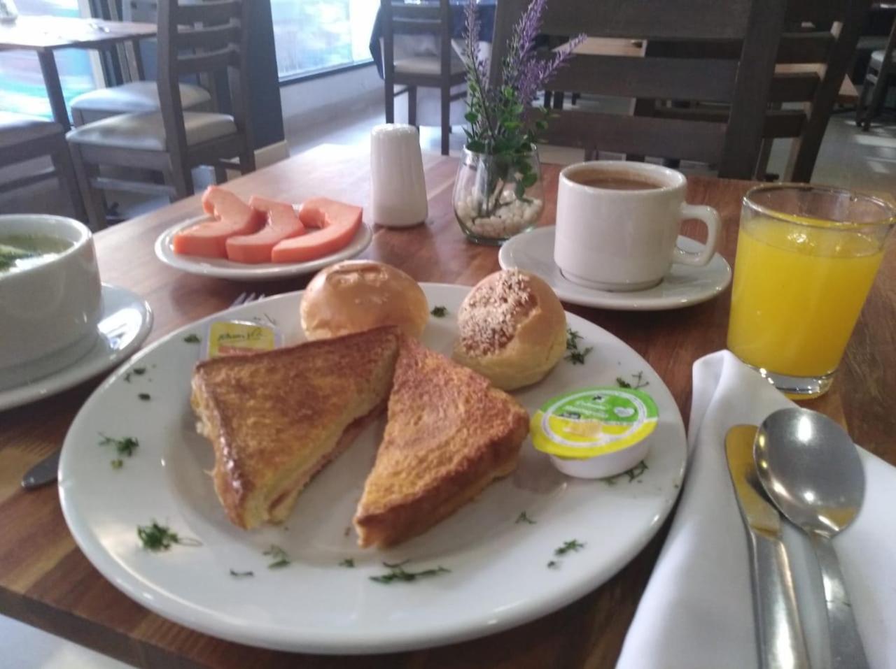 San Francisco De Asis Hotel 3*